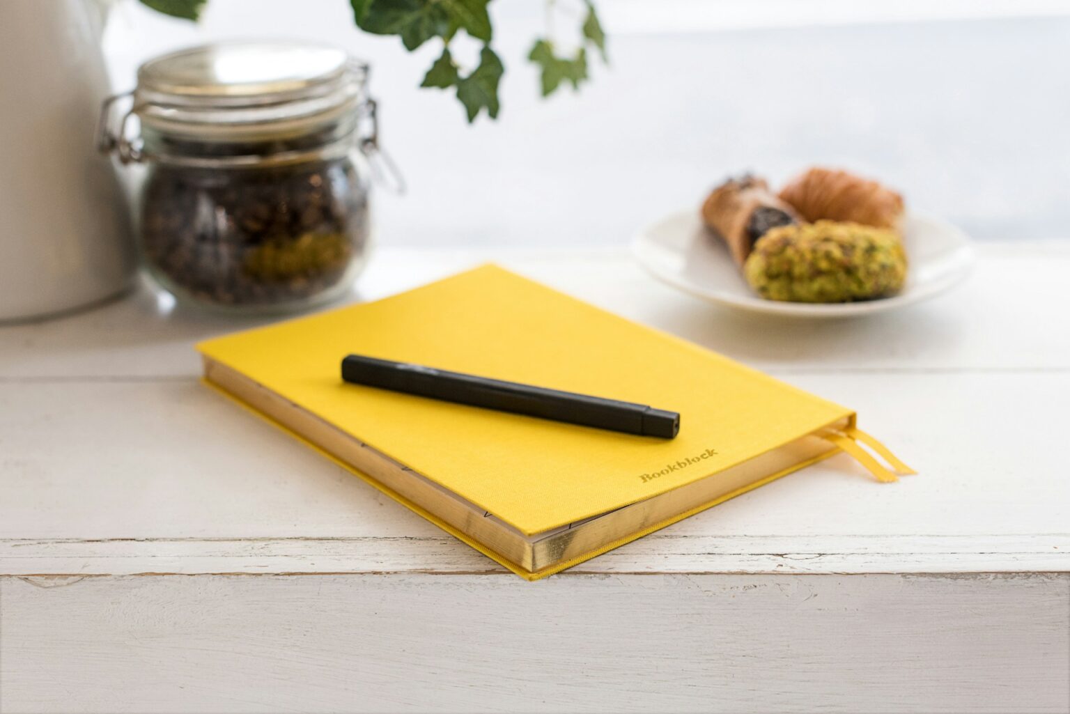 21 Benefits of Journaling (The Unexpected Rewards)